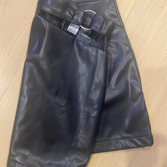 H&M cute Mini leather Skirt EUR 38 - Picture 4 of 4